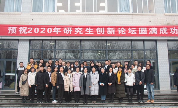 cc1d18cdb24944e4bf50f14012738572.jpg 无领导合影1_副本.jpg