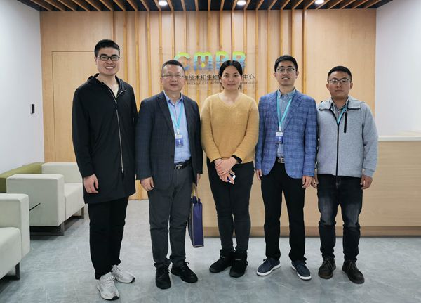 与水生所学习的kaiyun官网入口毕业学子马明洋同学合影_副本.jpg