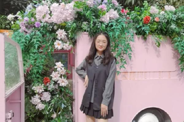 62014295c2bf48688255489bf8f3492a.png 黄蕾终.png