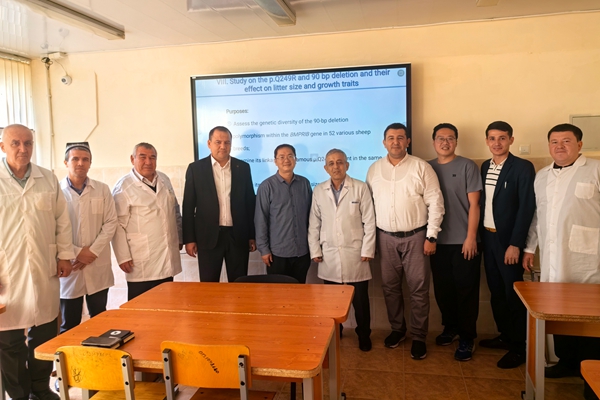 动物科学和兽医系的教师座谈会后合影_副本.jpg